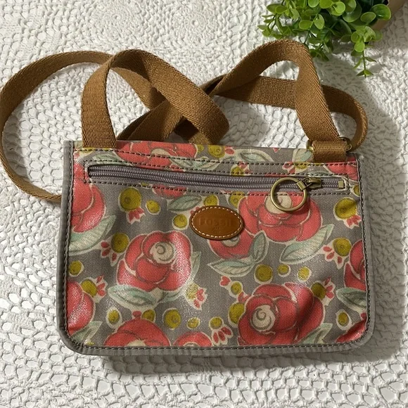 Fossil Crossbody - Picture 3 of 5